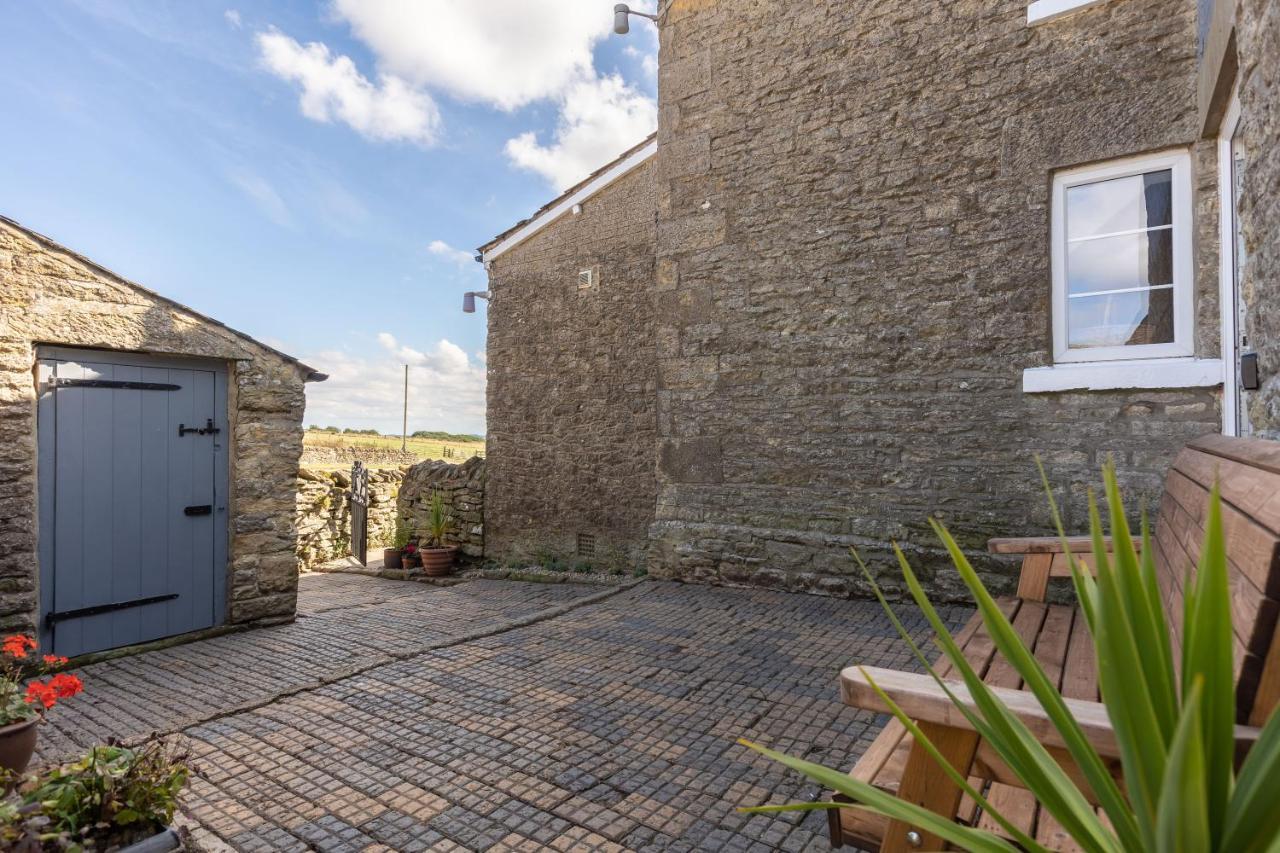 Luxury Farmhouse With Stunning Views And Hot Tub Ebberston Exterior foto